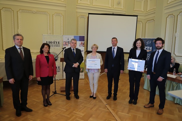 európai nyelvi díjat nyert a pte